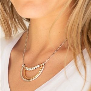 ❤️‍🔥5/$25❤️‍🔥 Artificial Arches Silver Necklace